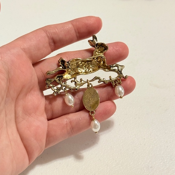 Vintage Gold Rabbit Brooch with Pearls - Picture 6 of 7